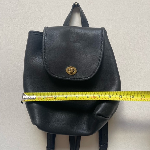 Vintage Leather Coach Mini Backpack drawstring bag with brass hardware circa ‘97 - Picture 4 of 11